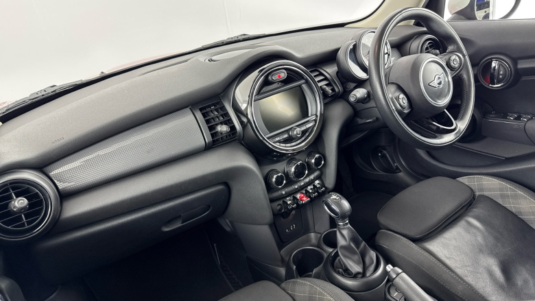 MINI Hatchback 1.5 Cooper 5dr Petrol Hatchback